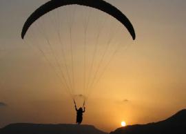 6 Places To Enjoy Paragliding in India