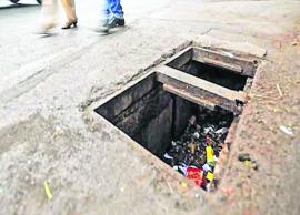Man falls into open manhole in Kurla, dies