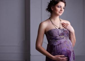 5 Tips To Keep Your Skin Glowing During Pregnancy