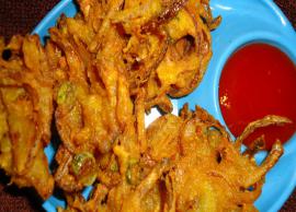 Recipe- Pyaz Ke Pakore are Perfect Monsoon Snacks