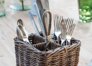 Your Kitchen Utensils Can Help You Put on Perfect Make-up