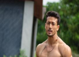 PICS- Tiger Shroff flaunts his RIPPED ABS after completing climax shoot of ‘Student Of The Year 2’