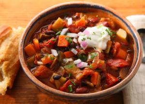 For Those Late Evening Diwali Chit Chats, Try Vegetarian Chili