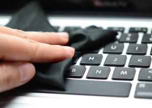 5 Tips to Perfectly Clean Your Keyboard