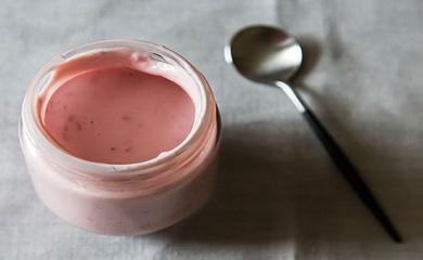 3 Ways to Flavor Yogurt
