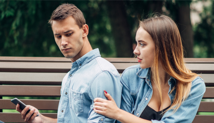 इस तरह के लड़कों से भूलकर भी ना करें प्यार, जीवन में लाते हैं नकारात्मकता love advice for girls,beware of falling in love accidentally,avoiding romantic mistakes,relationship red flags for girls,wise choices in love and dating,boys to avoid in relationships,tips for guarding your heart in love,making smart romantic decisions,signs of unhealthy relationships,protecting your emotions from romantic pitfalls