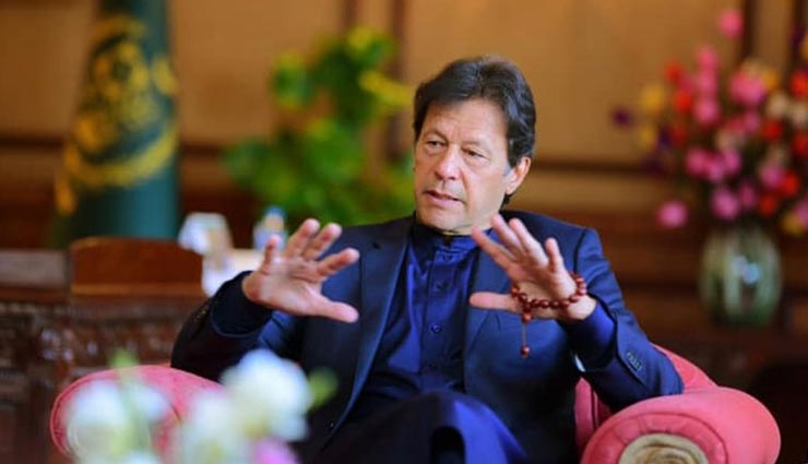 एयर स्ट्राइक के बाद खौफ में पाकिस्तान, PM इमरान खान ने कहा - सही फैसलों की वजह से भारत के साथ युद्ध टल गया, लेकिन खतरा बरकरार