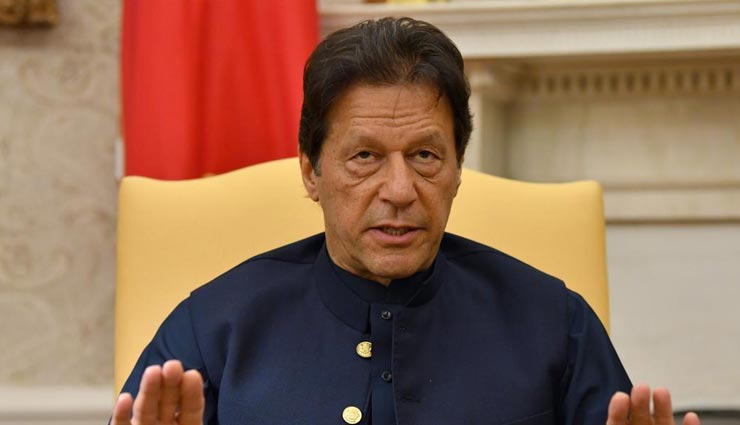 पाकिस्तानियों के पास दूध पीने के पैसे नहीं, बात करते है युद्ध की