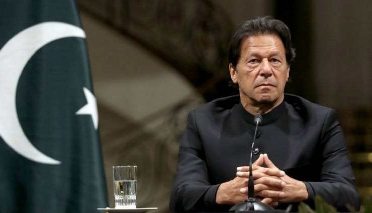 इमरान खान ने पाकिस्तान को भगवान भरोसे छोड़ा, कहा - कोरोना से बचे, तो भूख ले लेगी जान
