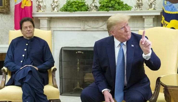 पाकिस्तानी पत्रकार की इस हरकत पर ट्रंप ने इमरान को सुना दी दो बात, कहा - कहां से ढूंढकर लाते हैं ऐसे...