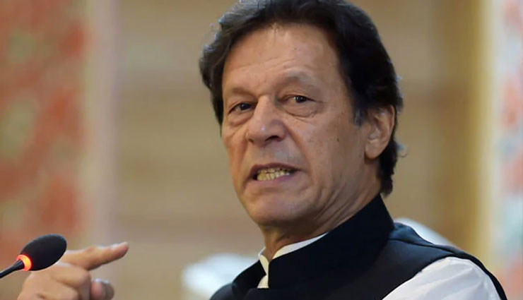 पाकिस्तान में इमरान खान से इस्तीफे की हो रही है मांग,  PM बोले- नहीं छोड़ूंगा कुर्सी