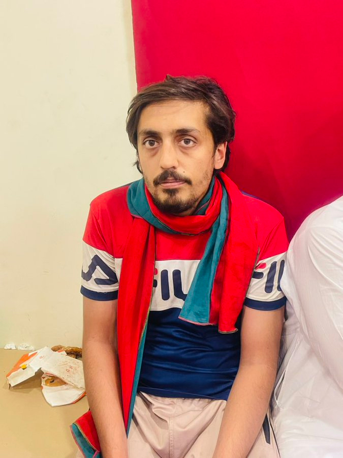 imran khan,pakistan news,imran khan news in hindi,firing on imran khan,pakistan news in hindi