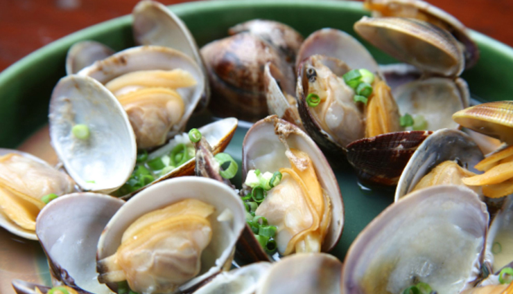 increase immunity,foods to increase immunity,Health tips,fitness tips,yogurt,whole grains,garlic,chicken soup,shellfish,mushrooms,tea,ginger,sweet potatoes