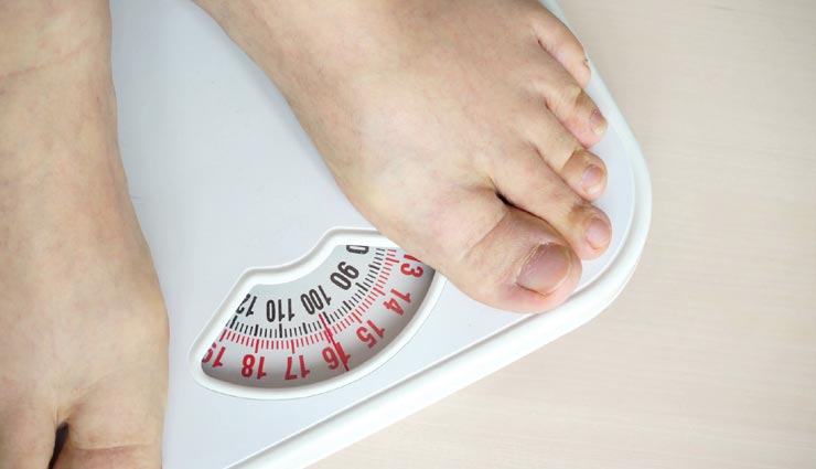 आपके वजन बढ़ने का कारण बन रहा है थायराइड, इन 5 टिप्स की मदद से करें इसे कंट्रोल