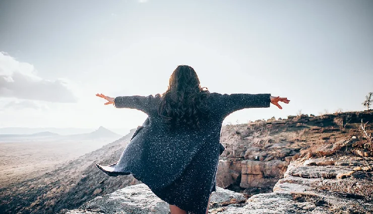 what men find attractive in a woman,personality vs looks,attractive female traits,qualities guys love,how to attract a man,emotional connection,female charm,things men notice in women,what guys look for in a girlfriend,beyond physical appearance