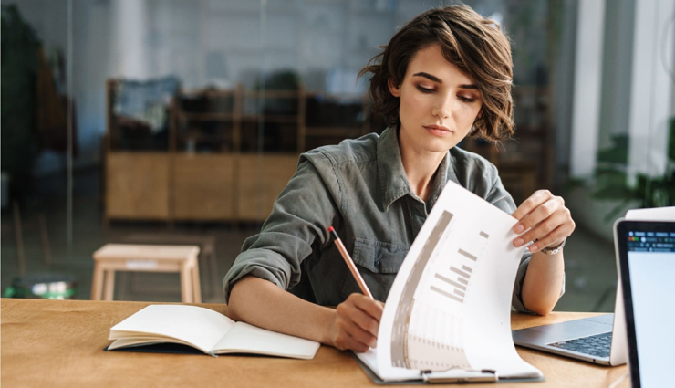 11 Ways to Turn Yourself Into an Envied, Strong Independent Woman That Men Love