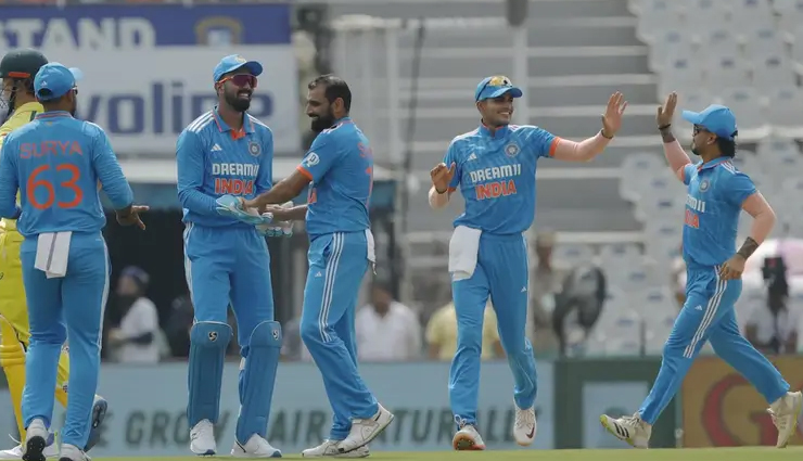 India Vs Australia: भारत को मिला 277 रन का टारगेट, शमी ने झटके 5 विकेट