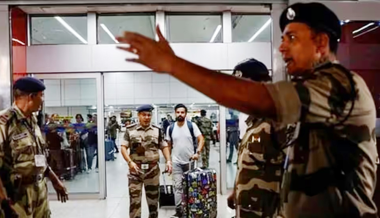ऑपरेशन अजय: इजराइल में फंसे भारतीय दिल्ली पहुंचे, कहा सायरन बजने पर लगता था डर