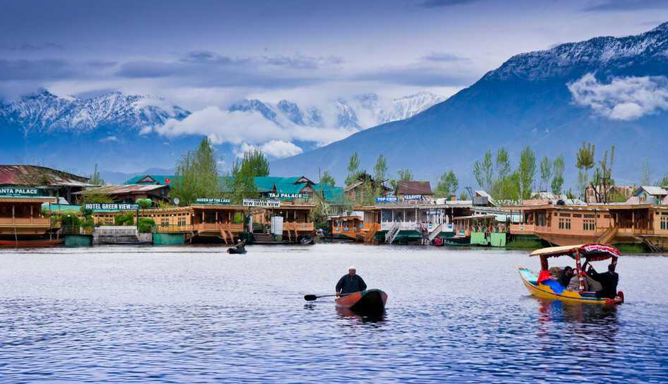 10 Must Visit Places in India