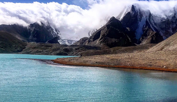 unimaginable beauty of india,beautiful places in india,places to visit in india,india,loktak lake,manipur,valley of flowers,uttarakhand,lonar lake,maharashtra,gurudongmar lake,sikkim,yumthang valley,sikkim