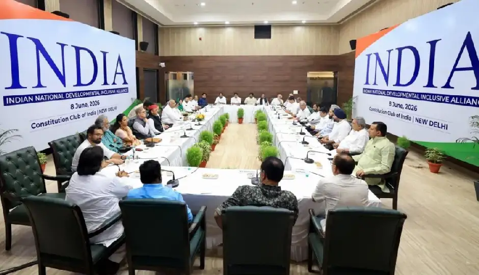 दिल्ली में INDIA ब्लॉक की बड़ी बैठक, शरद पवार का संदेश—‘तीन साल का समय है, सभी को साथ जोड़ना जरूरी’