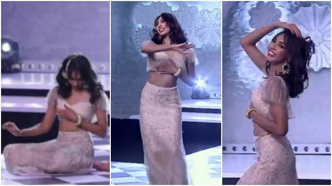 'इंडिया नेक्स्ट टॉप मॉडल 4' : ब्लाउज का हुक टूटने के बाद भी डांस करती रही यह कंटेस्टेंट, VIDEO वायरल wardrobe malfunction,malaika arora,milin soman,tamanna sharma,india next top model 4