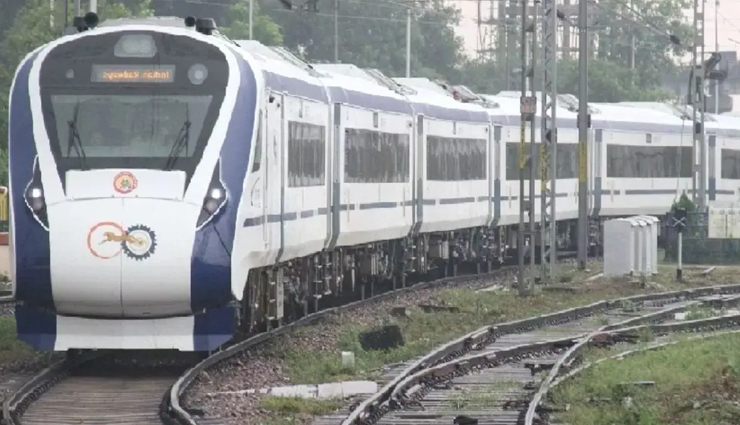 PM मोदी देश को देंगे नए साल का तोहफा, 3 नई वंदे भारत ट्रेनों को  दिखाएंगे हरी झंडी