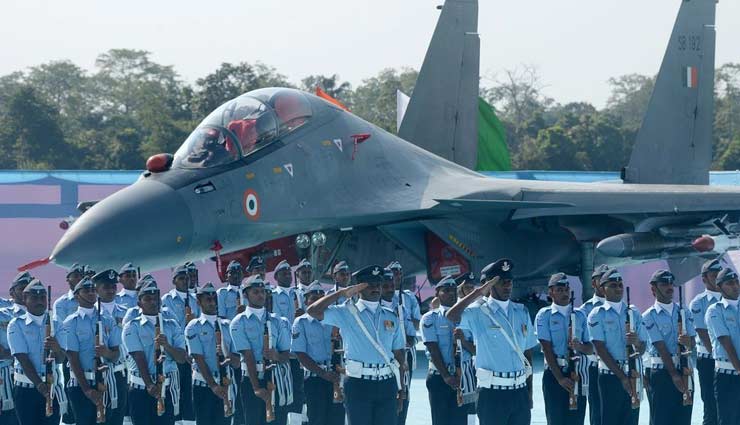 IAF scrambles SU-30s to ward off 4 Pakistan jets