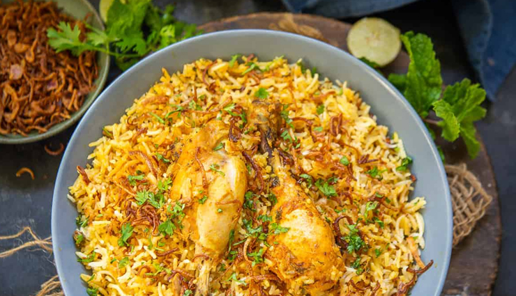 masala dosa,rogan josh,hyderabadi biryani,indian chaats,makki ki roti and sarson ka saag,tunde ke kabab,traditional dishes,indian traditional dishes,india