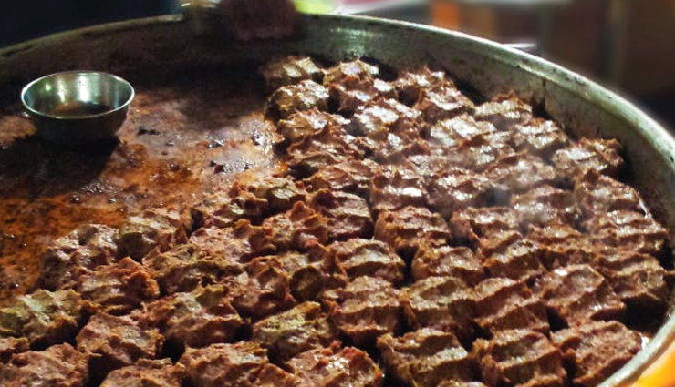 masala dosa,rogan josh,hyderabadi biryani,indian chaats,makki ki roti and sarson ka saag,tunde ke kabab,traditional dishes,indian traditional dishes,india