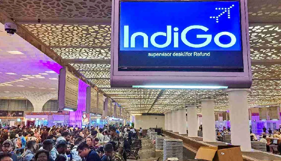 उड़ानें रद्द, फिर भी क्यों धड़ाधड़ बिक रहे इंडिगो के टिकट? तीन गुना कीमत पर भी लोग कर रहे बुकिंग