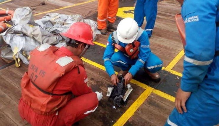 इंडोनेशियाई विमान हादसा : ब्लैक बॉक्स बरामद, अब पता चलेगा कैसे दुर्घटनाग्रस्त हुआ विमान