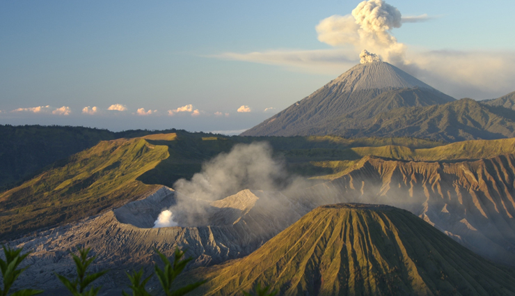 indonesia,places to visit in indonesia,kelimutu lake,nusa tenggara timur,mount bromo,east java,torajaland,south sulawesi,komodo island,borobudur,lake toba