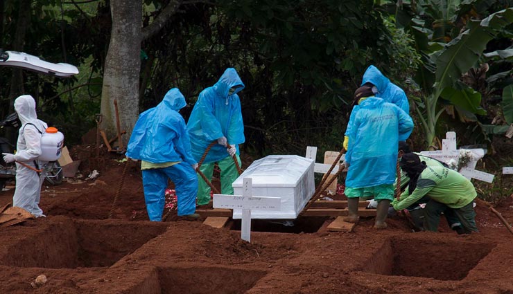 इंडोनेशिया : चिंता की बात! वैक्सीन लेने के बावजूद गई एक दर्जन से ज्यादा डॉक्टर्स की जान