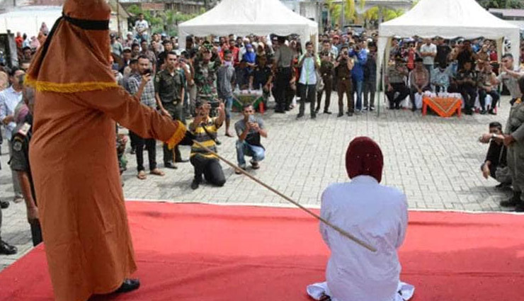 शादी से पहले बनाया शारीरिक संबंध, युवक को सबके सामने मिली ये खतरनाक सजा