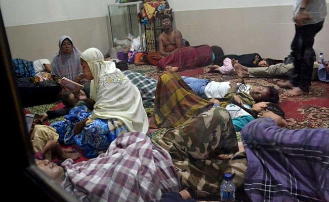 इंडोनेशिया : ज्वालामुखी विस्फोट के बाद सुनामी का कहर, 43 की मौत, 600 से अधिक घायल indonesia,indonesia quake,indonesia tsunami,quake,tsunami,earthquake