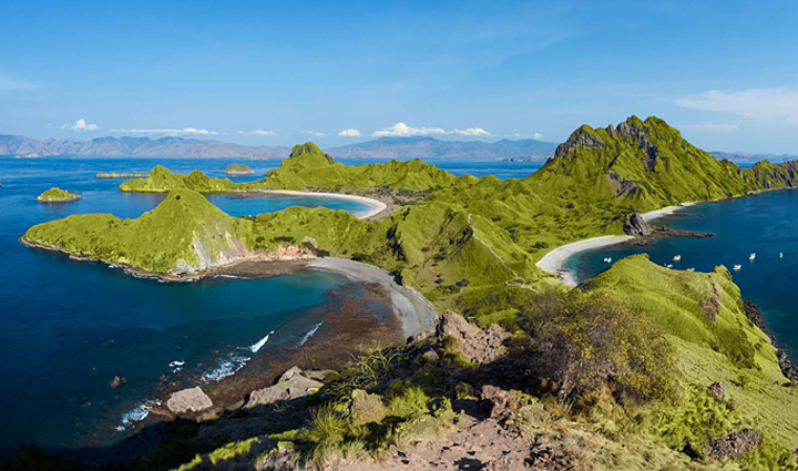 indonesia is a place full of natural beauty know the famous tourist places here,holiday,travel,tourism
