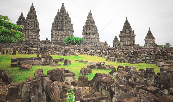 indonesia is a place full of natural beauty know the famous tourist places here,holiday,travel,tourism