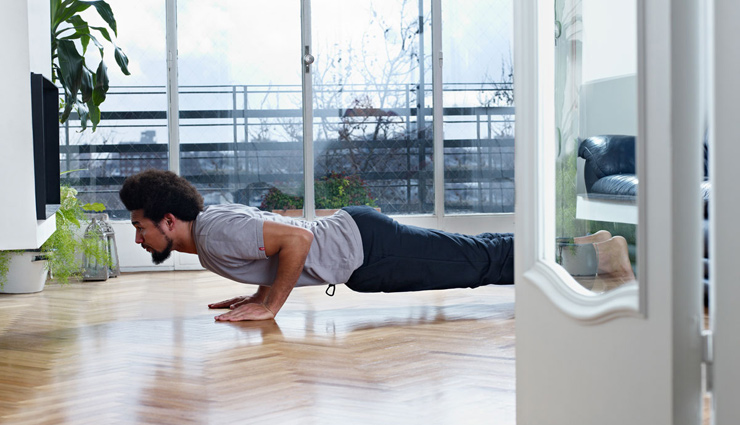 बारिश के दिनों में इस तरह करें इनडोर वर्कआउट और रखे खुद को फिट एंड फाइन tips for indoor workout,monsoon,Health tips,quick health tips,simple health tips