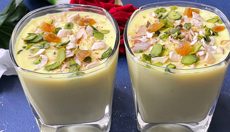 vegetarian street food of indore,indore,khopra patties,khatta samosa,moong bhajiyas,poha-jalebi,sabudana khichdi,garadu chaat,shahi shikanji