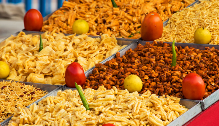 इंदौर के खाने का कोई जवाब नहीं, घूमने जाएं तो जरूर लें इन लोकप्रिय व्यंजनों का स्वाद 