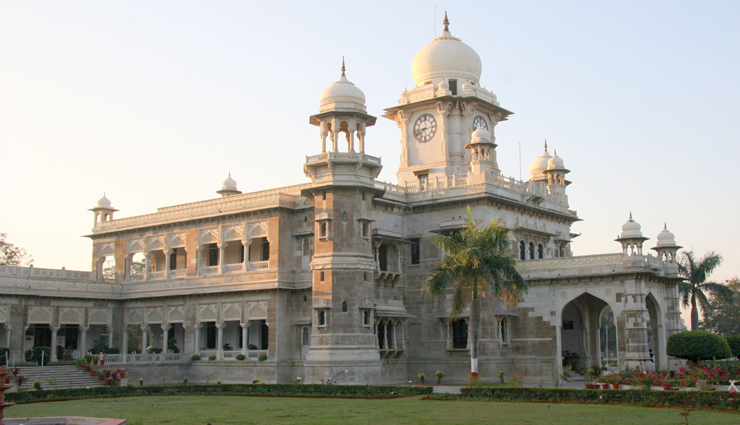 madhya pradesh,tourist spots in madhya pradesh,madhya pradesh tourism,holidays,khajuraho temples,kanha national park,omkareshwar temple,gwalior,ujjain,bandhavgarh national park,orchha,mandu,indore,sanchi,travel,travel guide