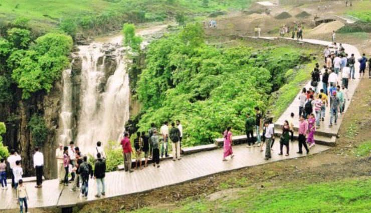 places to visit in indore,indore tourism,tourism,travel,holidays,places in indore,why indore is known as mini mumbai