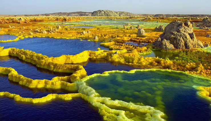 inhospitable places around the world,vozrozhdeniya island,kazakhstan,baku,azerbijan,darfur,sudan,norilsk,russia,dallol,ethiopia,chernobyl,ukraine