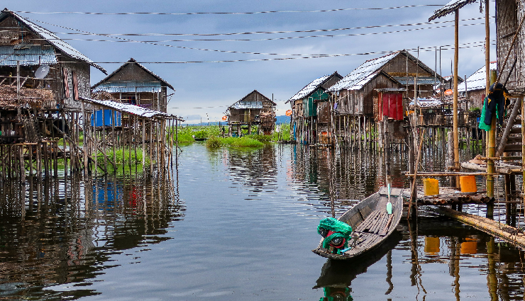 myanmar tourist attractions,bagan temples,mandalay landmarks,yangon spiritual sites,hsipaw countryside retreat,kyaiktiyo golden boulder,nay pyi taw capital city,taunggyi pagoda complex,mergui archipelago islands,mrauk u ancient city,inle lake boat tours,myanmar travel destinations,bagan sunset views,mandalay royal capital,yangon cultural landmarks,hsipaw trekking trails,kyaiktiyo sacred site,taunggyi traditional tribes,mergui archipelago pristine beaches,inle lake nature experiences