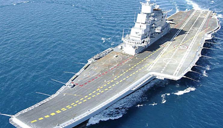 नेवी युद्धपोत INS विक्रमादित्य में लगी आग, बुझाने के दौरान नौसेना के अधिकारी की मौत