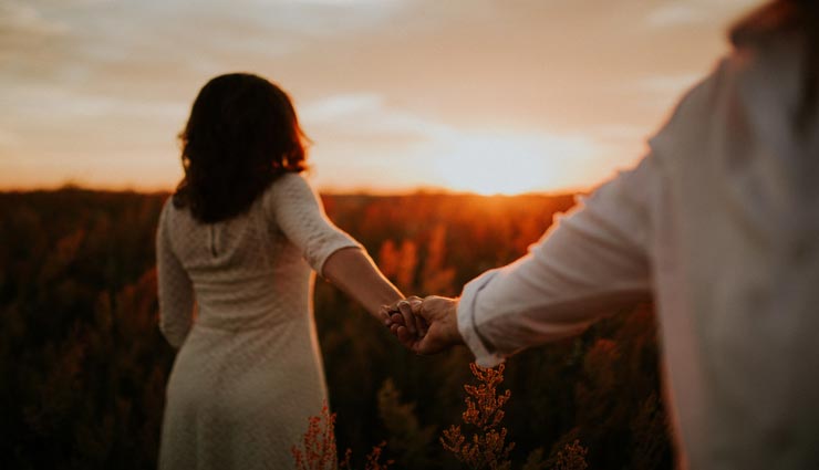 ये 6 संकेत दर्शाते है प्रेमिका का घटता प्यार, जानें और हो जाए सतर्क