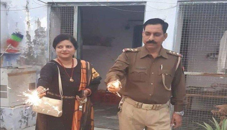 bulandshahr clash,mob lynching,police inspector subudh kumar,etah news,cow slaughter,bulandshahr violence