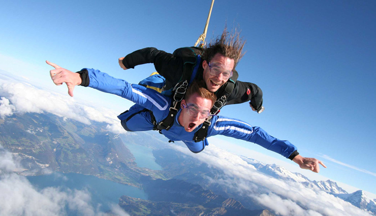 switzerland,washington,around the world,new zealand,australia,dubai,5 most amazing places for skydiving around the world,skydiving,places to do skydiving,most beautiful places for skydiving,adventurous places,fox glacier,interlaken,palm jurmeirah,snohomish,north wollongong beach,sydney