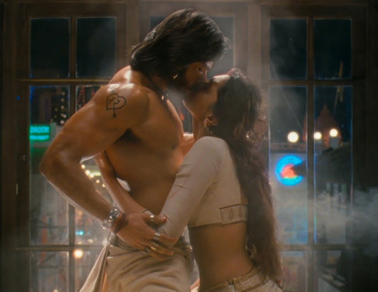 Dimple To Deepika Kissing Scenes That Created The Hotness in AC Cinema Halls